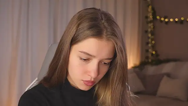 UdelaHathorne online show from 10-12-25, 02:38