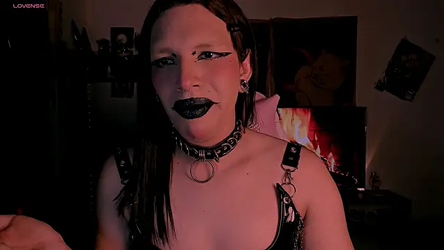 Snapshot of Loona_s chatting on 03-05-25, 04:13 Loona s online show from 03-05-25, 04:13