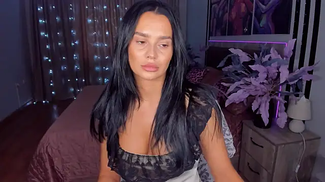 Snapshot of DanaSincere chatting on 09-27-25, 05:45 DanaSincere online show from 09-27-25, 05:45