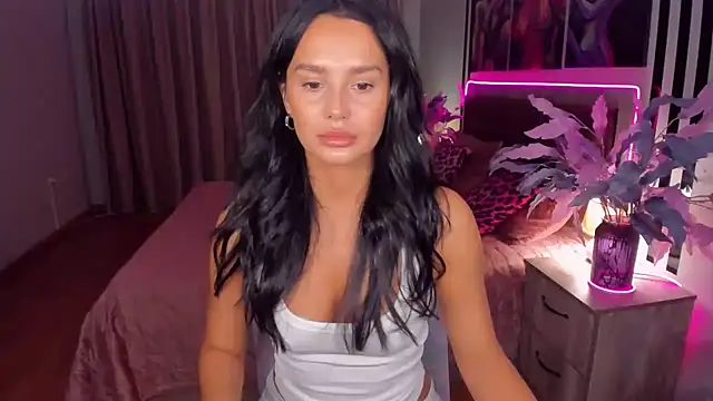 Snapshot of DanaSincere chatting on 10-08-25, 04:21 DanaSincere online show from 10-08-25, 04:21