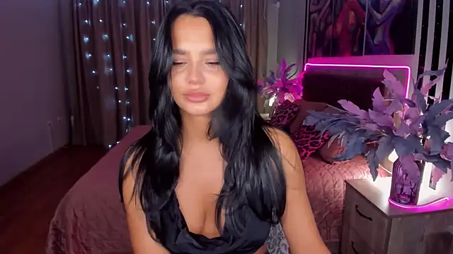 Snapshot of DanaSincere chatting on 10-21-25, 03:40 DanaSincere online show from 10-21-25, 03:40