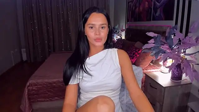 Snapshot of DanaSincere chatting on 11-14-25, 04:44 DanaSincere online show from 11-14-25, 04:44