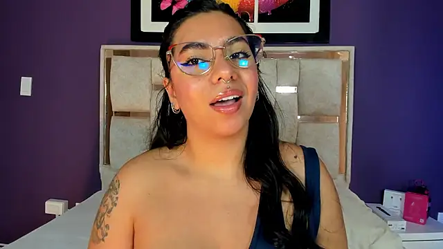 emilyy cooperr online show from 02-10-26, 12:20