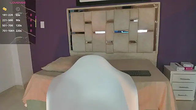 emilyy cooperr online show from 02-14-26, 12:13