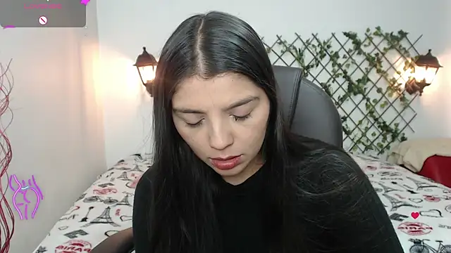 Snapshot of issa__nassar chatting on 09-24-25, 01:47 issa  nassar online show from 09-24-25, 01:47