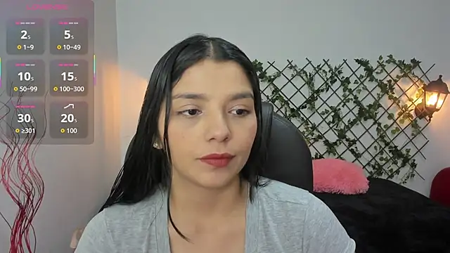Snapshot of issa__nassar chatting on 10-25-25, 01:29 issa  nassar online show from 10-25-25, 01:29
