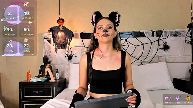 Snapshot of LiliJensen chatting on 10-21-25, 06:30 LiliJensen online show from 10-21-25, 06:30