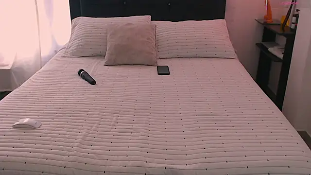 Sharlot-7 online show from 04-27-26, 03:43