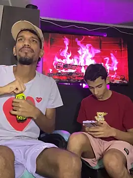 Snapshot of Miguel_bigcock chatting on 03-12-25, 04:30 Miguel bigcock online show from 03-12-25, 04:30