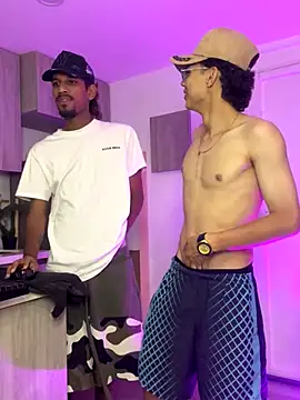 Snapshot of Miguel_bigcock chatting on 09-13-25, 03:50 Miguel bigcock online show from 09-13-25, 03:50