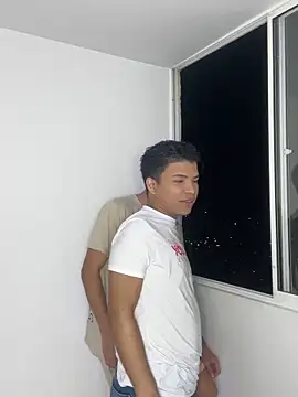 Snapshot of Miguel_bigcock chatting on 10-17-25, 02:48 Miguel bigcock online show from 10-17-25, 02:48