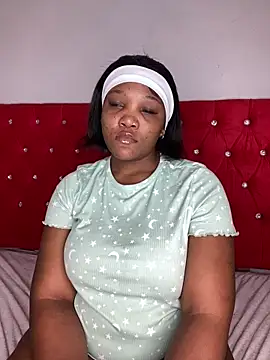 Snapshot of Beyoncex05 chatting on 11-21-25, 09:02 Beyoncex05 online show from 11-21-25, 09:02