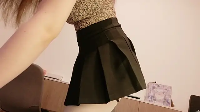 BeeBlossom online show from 12-14-25, 02:44