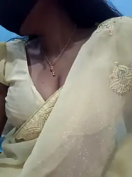 Snapshot of Sexyradha_ chatting on 03-04-26, 04:35 Sexyradha online show from 03-04-26, 04:35