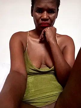 Snapshot of Missvixen81 chatting on 10-11-25, 11:20 Missvixen81 online show from 10-11-25, 11:20