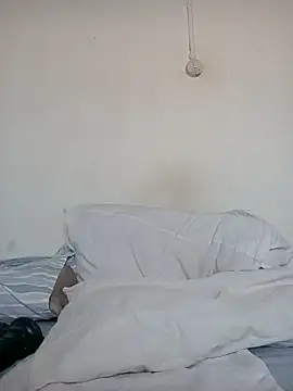 Snapshot of Missvixen81 chatting on 10-17-25, 04:48 Missvixen81 online show from 10-17-25, 04:48