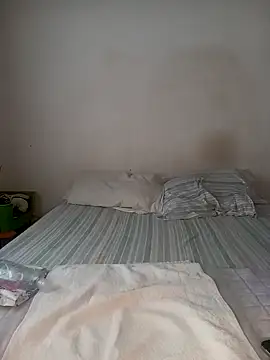 Missvixen81 online show from 04-11-26, 11:47