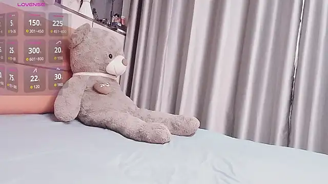 Snapshot of guoguo7777777 chatting on 09-13-25, 09:53 guoguo7777777 online show from 09-13-25, 09:53