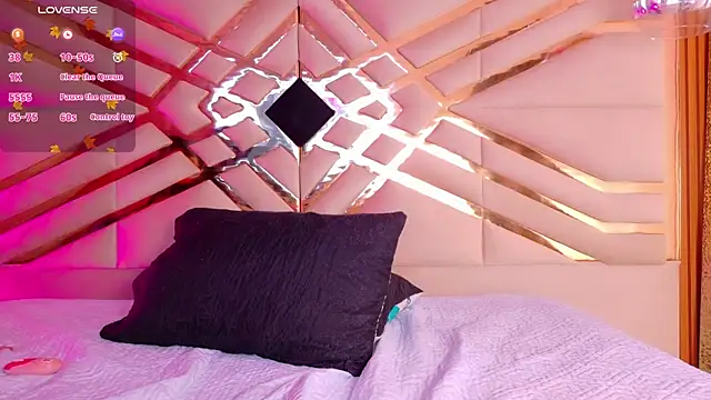 Snapshot of playfulcurvy chatting on 10-12-25, 12:26 playfulcurvy online show from 10-12-25, 12:26