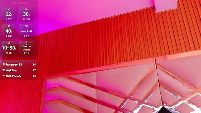 Snapshot of playfulcurvy chatting on 10-16-25, 07:37 playfulcurvy online show from 10-16-25, 07:37