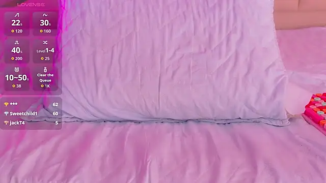 Snapshot of playfulcurvy chatting on 10-22-25, 07:35 playfulcurvy online show from 10-22-25, 07:35