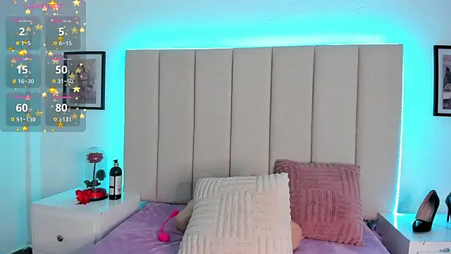 aurora collinss  online show from 04-28-26, 02:22