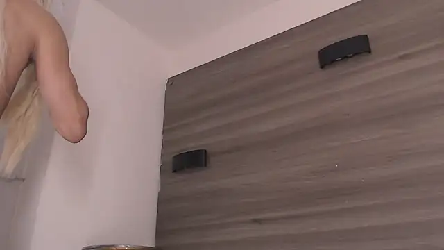 SashaNova online show from 04-24-26, 04:48