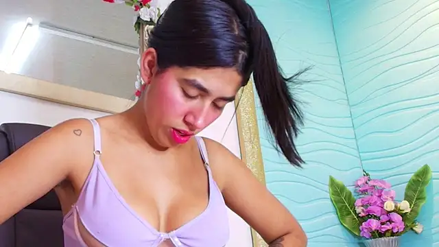 Mia Montess online show from 09-18-25, 01:57