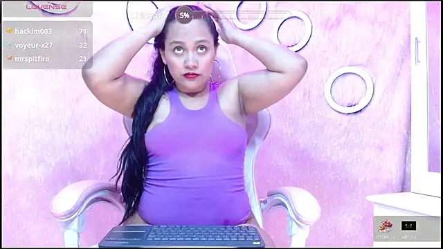 Snapshot of i_am_karoll chatting on 03-08-25, 03:28 i am karoll online show from 03-08-25, 03:28