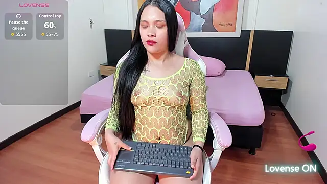 Snapshot of i_am_karoll chatting on 11-29-25, 07:06 i am karoll online show from 11-29-25, 07:06