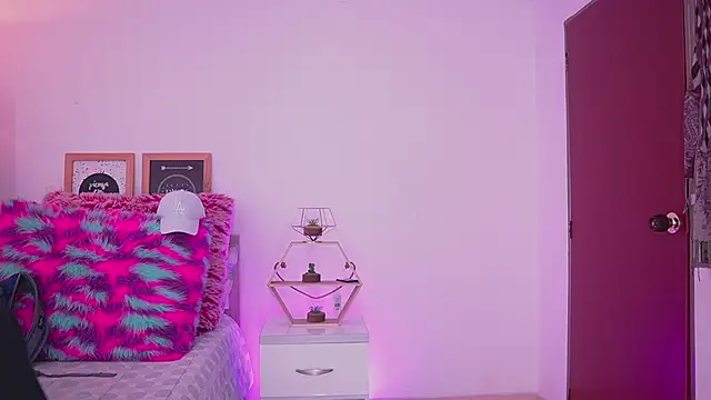 tommy blue online show from 09-24-25, 01:03