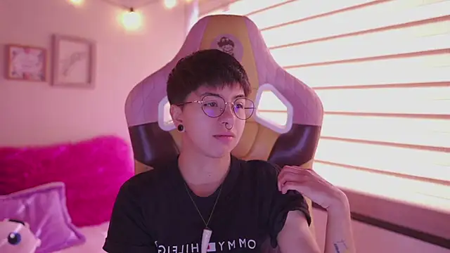 tommy blue online show from 04-28-26, 12:54