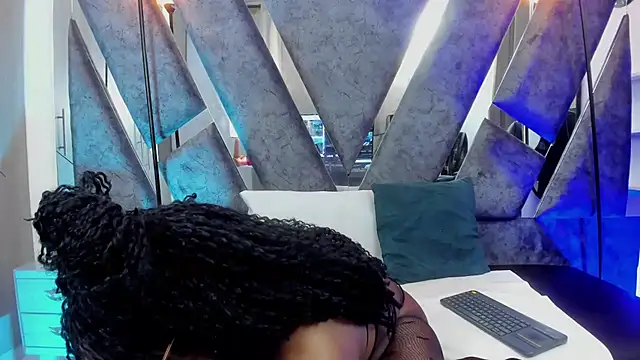 CandyMartinez  online show from 11-04-25, 07:13