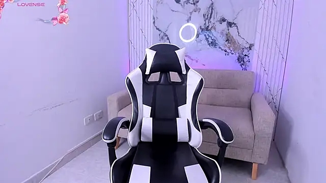 LexiAndDeker online show from 09-29-25, 05:29