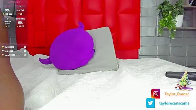 Taylorr evans online show from 12-19-25, 02:46