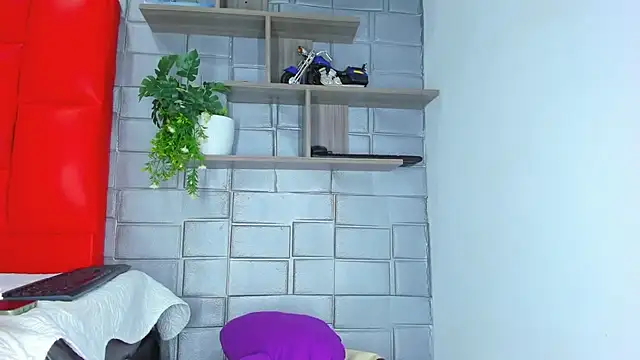 Taylorr evans online show from 03-04-26, 02:23