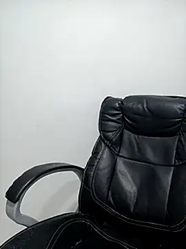 Snapshot of Candy-Body chatting on 03-14-25, 10:16 Candy-Body online show from 03-14-25, 10:16