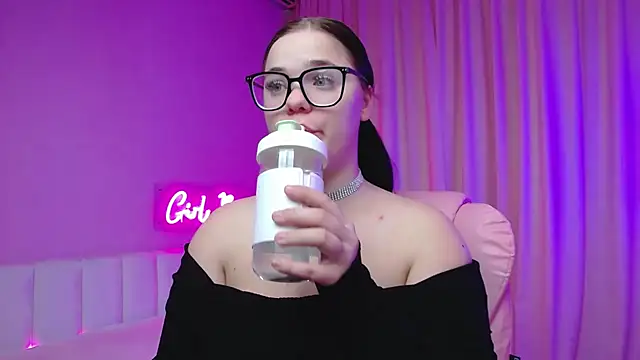 Eliss Shyyo online show from 03-04-25, 04:17