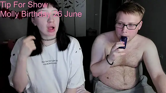Snapshot of JayMollyy chatting on 05-30-26, 04:37 JayMollyy online show from 05-30-26, 04:37