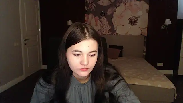 Snapshot of ElinaMils chatting on 03-05-25, 03:29 ElinaMils online show from 03-05-25, 03:29