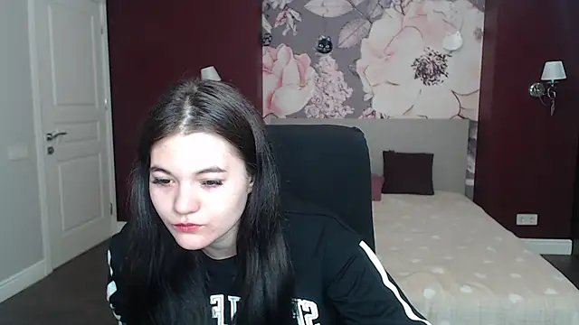 Snapshot of ElinaMils chatting on 03-12-25, 06:29 ElinaMils online show from 03-12-25, 06:29