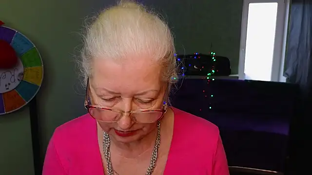 Maya Mayflower online show from 03-15-25, 12:34