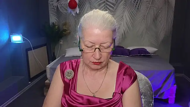 Maya Mayflower online show from 03-17-25, 03:29