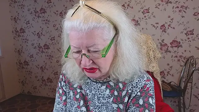 Maya Mayflower online show from 10-18-25, 04:15