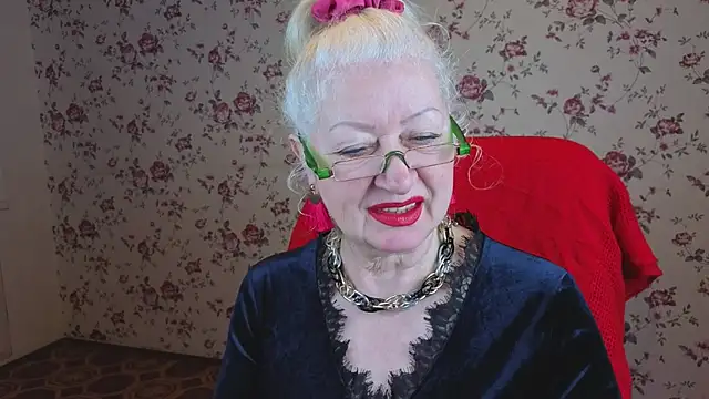 Maya Mayflower online show from 12-15-25, 04:06