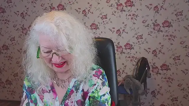 Maya Mayflower online show from 02-16-26, 03:24