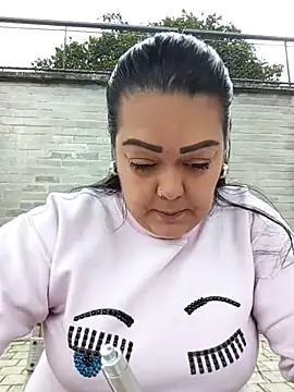 Snapshot of violeta_delavega1 chatting on 11-15-25, 07:10 violeta delavega1 online show from 11-15-25, 07:10