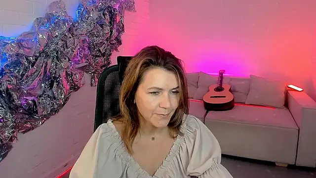 NicoleHitman online show from 09-19-25, 09:11