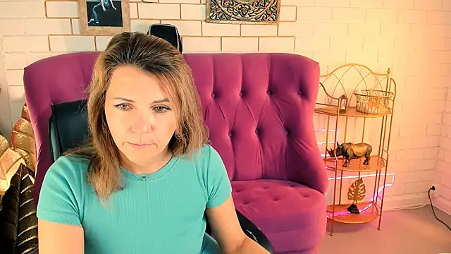 NicoleHitman online show from 09-26-25, 09:35