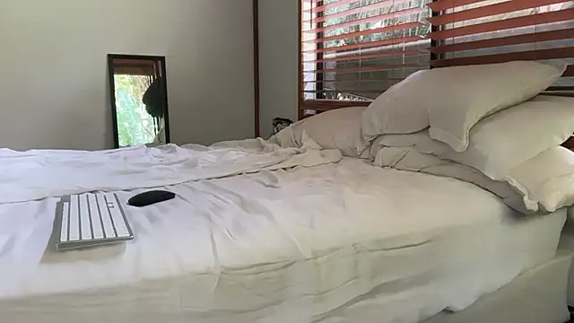 pleasuresponge online show from 12-22-25, 02:30